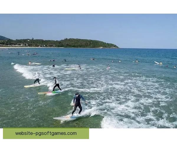 激情冲浪赛：掀起海浪中的极限挑战